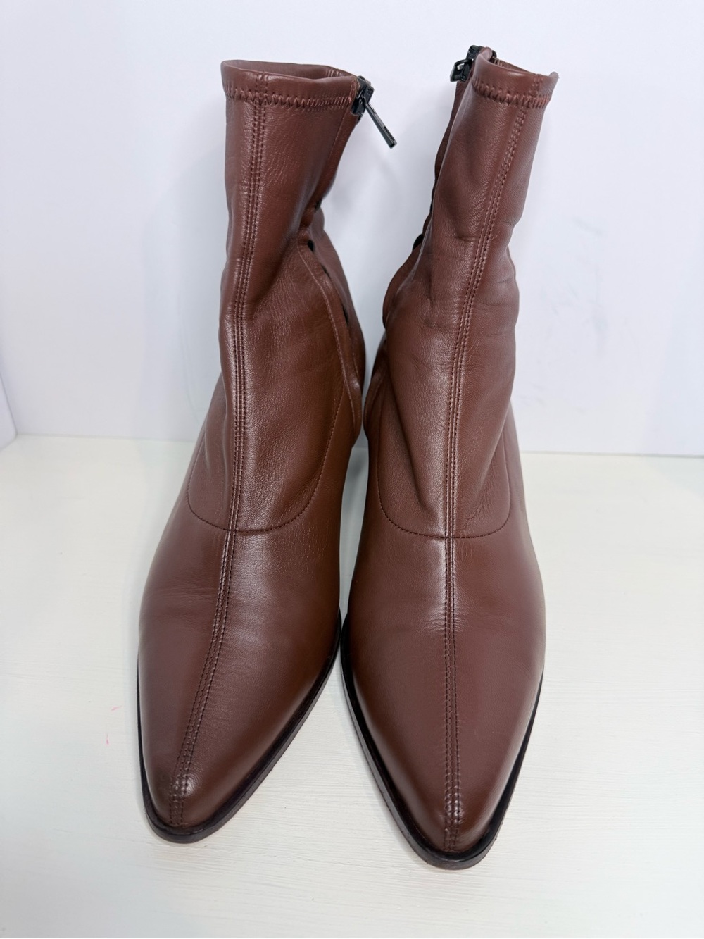 Vince Made in Italy Brown Pointed Toe Leather Ankle Booties with Zipper Size 9M